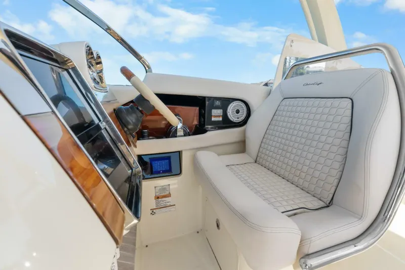 Slide: The Image of Chris-Craft Launch 35 GT OB 2021 - 49