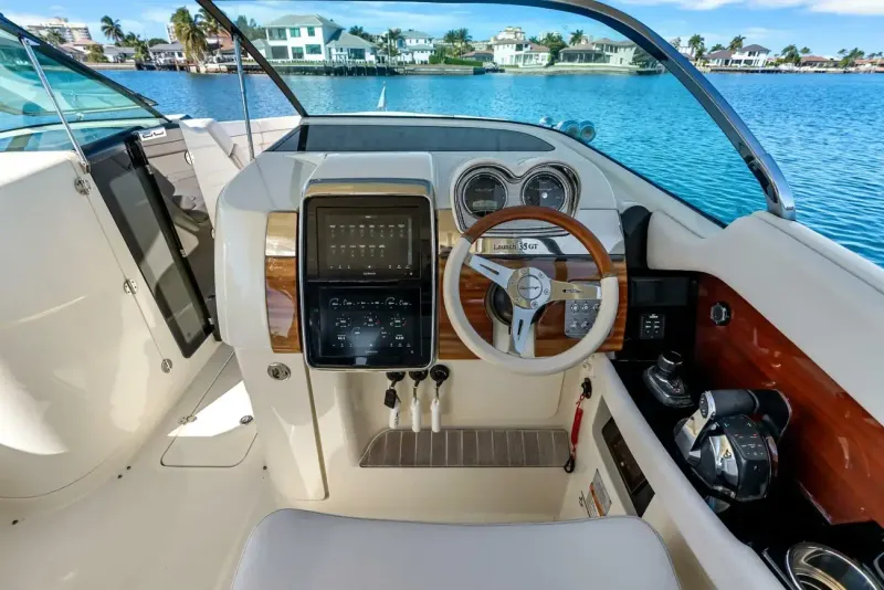 Slide: The Image of Chris-Craft Launch 35 GT OB 2021 - 53