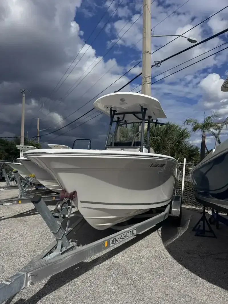 Slide: The Image of Sea Fox Boats 228 Commander 2021 - 1