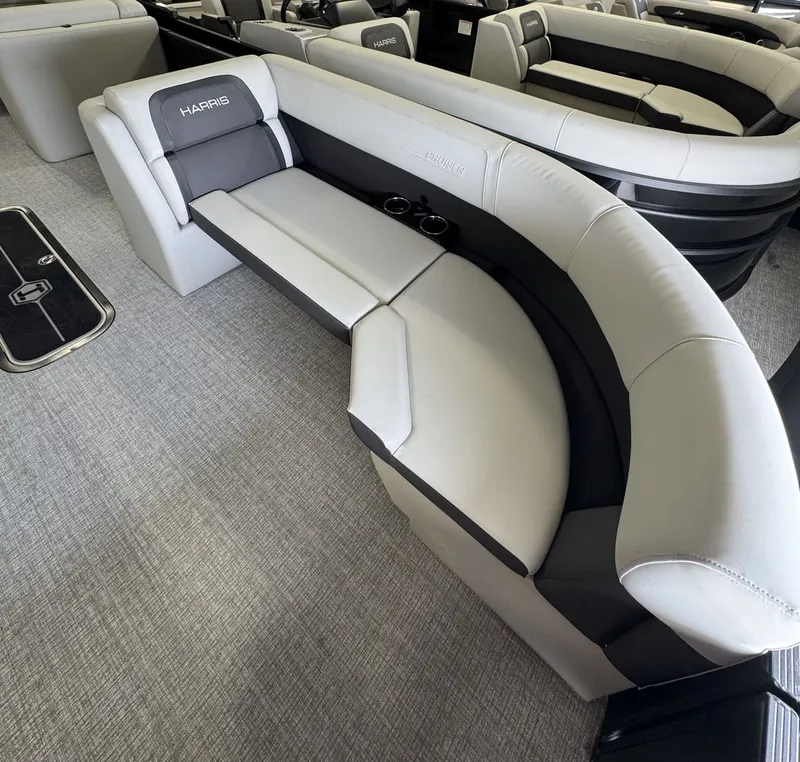 Slide: The Image of Harris 230 Cruiser 2025 - 15