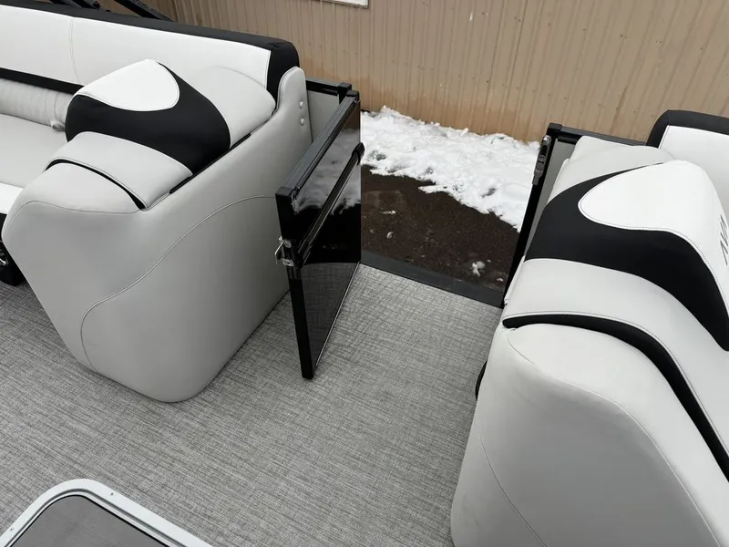 Slide: The Image of Avalon Catalina Cruise Rear Bench 23 FT 2026 - 24
