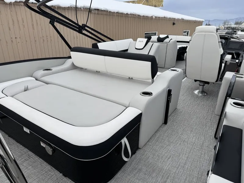 Slide: The Image of Avalon Catalina Cruise Rear Bench 23 FT 2026 - 6
