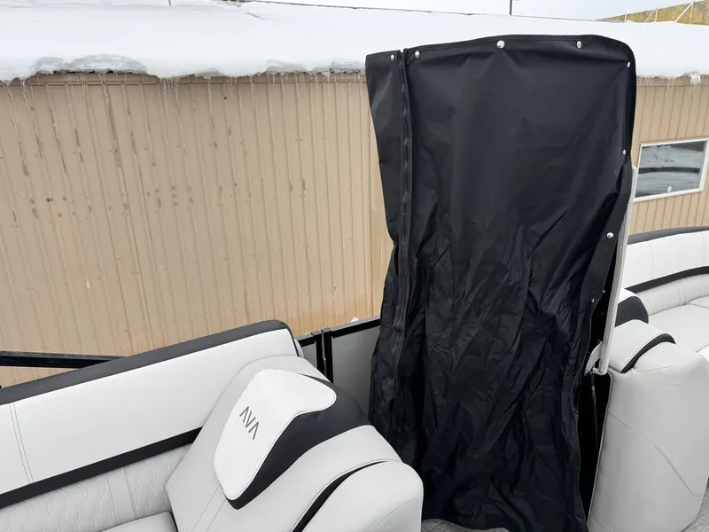 Slide: The Image of Avalon Catalina Cruise Rear Bench 23 FT 2026 - 20