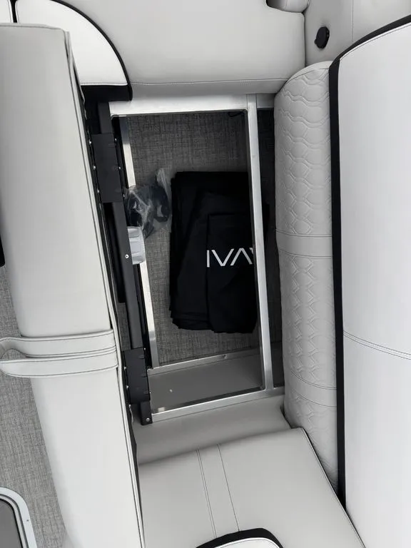 Slide: The Image of Avalon Catalina Cruise Rear Bench 23 FT 2026 - 9
