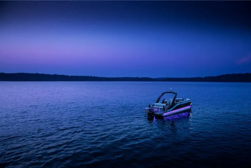 Slide: The Image of Harris Grand Mariner 250 2025 - 4