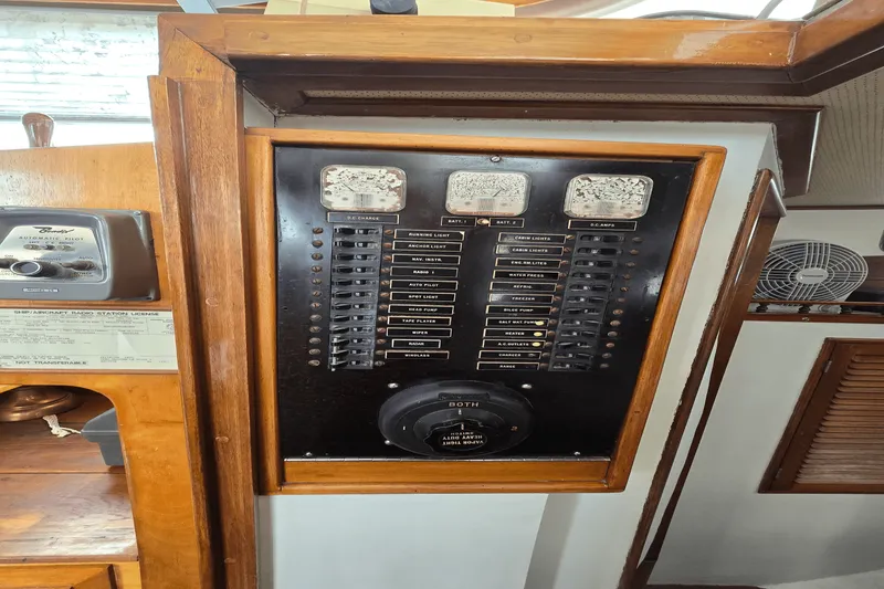 Slide: The Image of Willard Boat Works 36 VEGA 1966 - 13