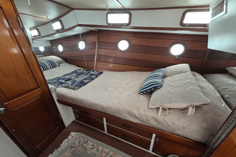 Slide: The Image of Willard Boat Works 36 VEGA 1966 - 15