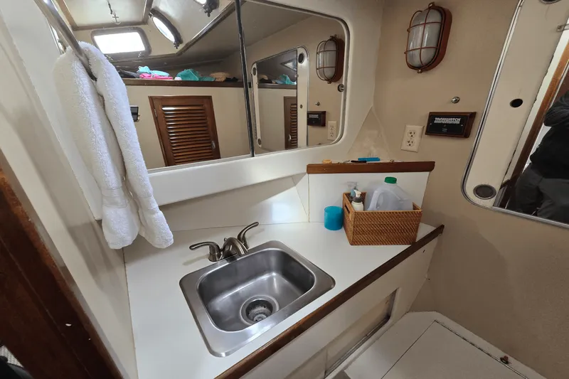 Slide: The Image of Willard Boat Works 36 VEGA 1966 - 17