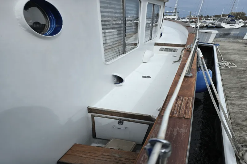 Slide: The Image of Willard Boat Works 36 VEGA 1966 - 28