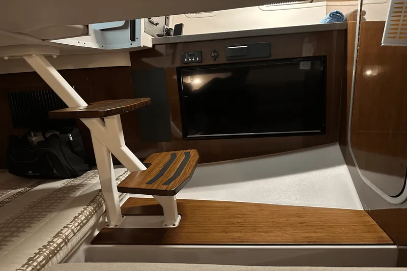 Slide: The Image of Four Winns H350 2018 - 17