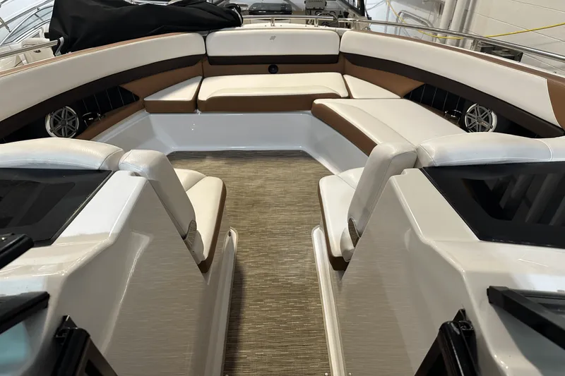 Slide: The Image of Four Winns H350 2018 - 20