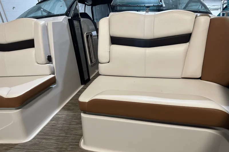 Slide: The Image of Four Winns H350 2018 - 23