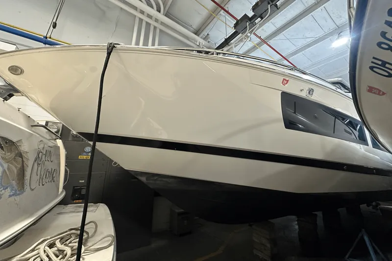 Slide: The Image of Four Winns H350 2018 - 29