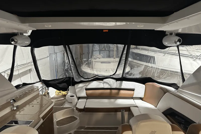 Slide: The Image of Four Winns H350 2018 - 4