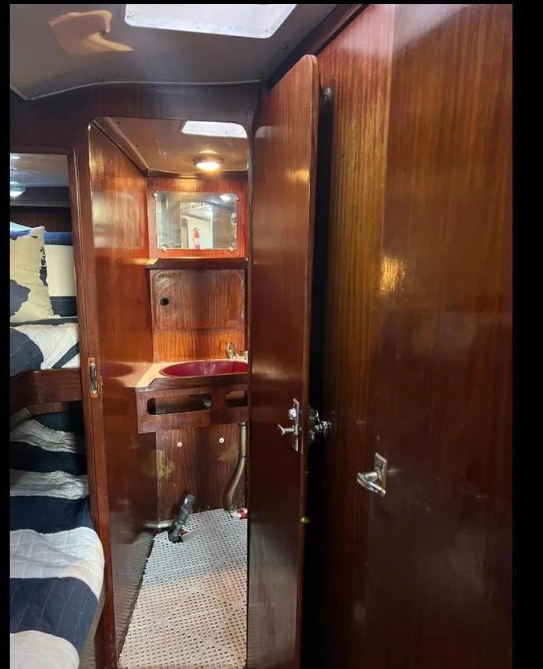 Slide: The Image of Gib'Sea 126 1985 - 59