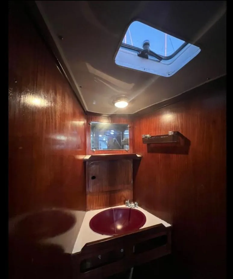 Slide: The Image of Gib'Sea 126 1985 - 61