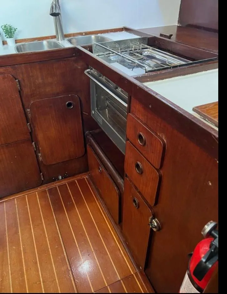 Slide: The Image of Gib'Sea 126 1985 - 70