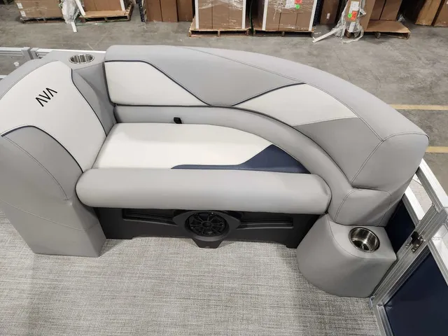 Slide: The Image of Avalon 2185 25 Venture 85 VRB 2026 - 10
