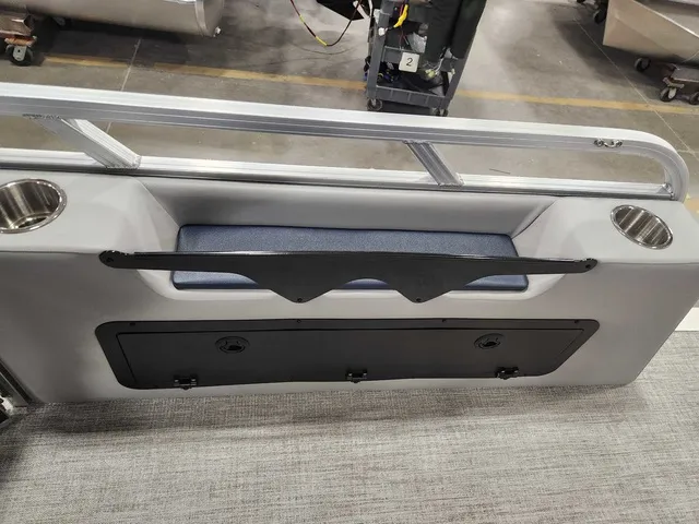 Slide: The Image of Avalon 2185 25 Venture 85 VRB 2026 - 11