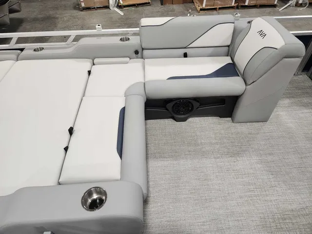 Slide: The Image of Avalon 2185 25 Venture 85 VRB 2026 - 12
