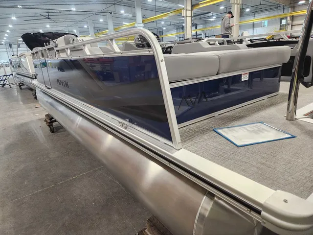 Slide: The Image of Avalon 2185 25 Venture 85 VRB 2026 - 6