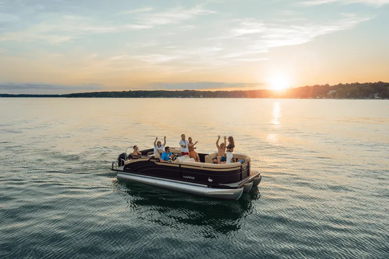 Slide: The Image of Harris 230 Cruiser 2025 - 21