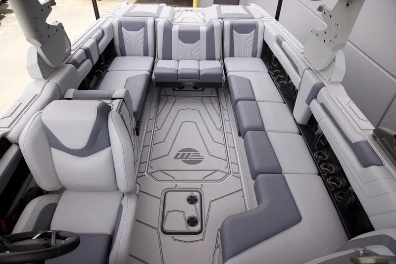 Slide: The Image of Malibu 25 LSV 2026 - 40