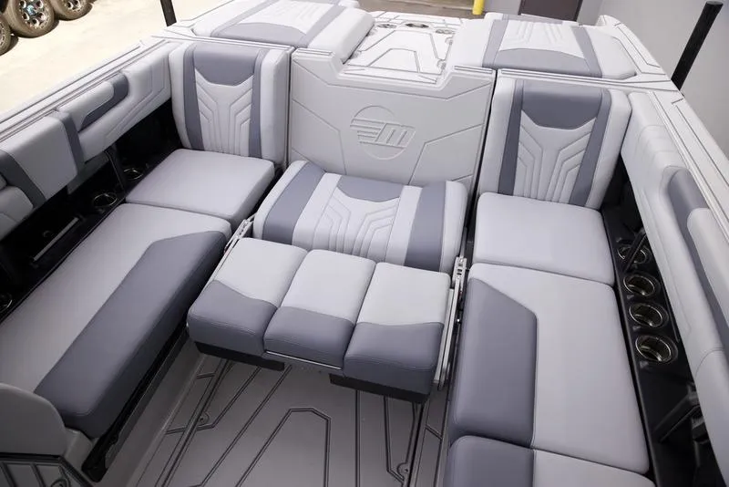 Slide: The Image of Malibu 25 LSV 2026 - 38