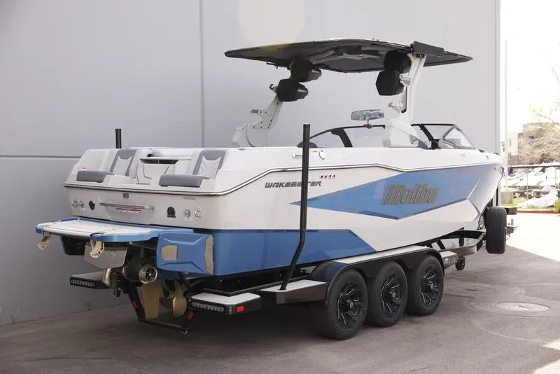 Slide: The Image of Malibu 25 LSV 2026 - 2