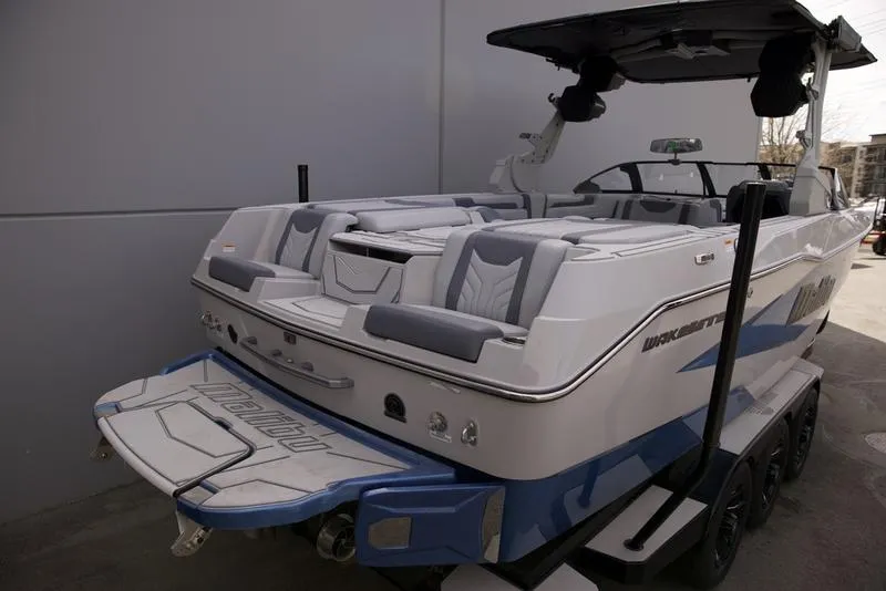 Slide: The Image of Malibu 25 LSV 2026 - 14