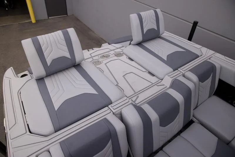 Slide: The Image of Malibu 25 LSV 2026 - 42