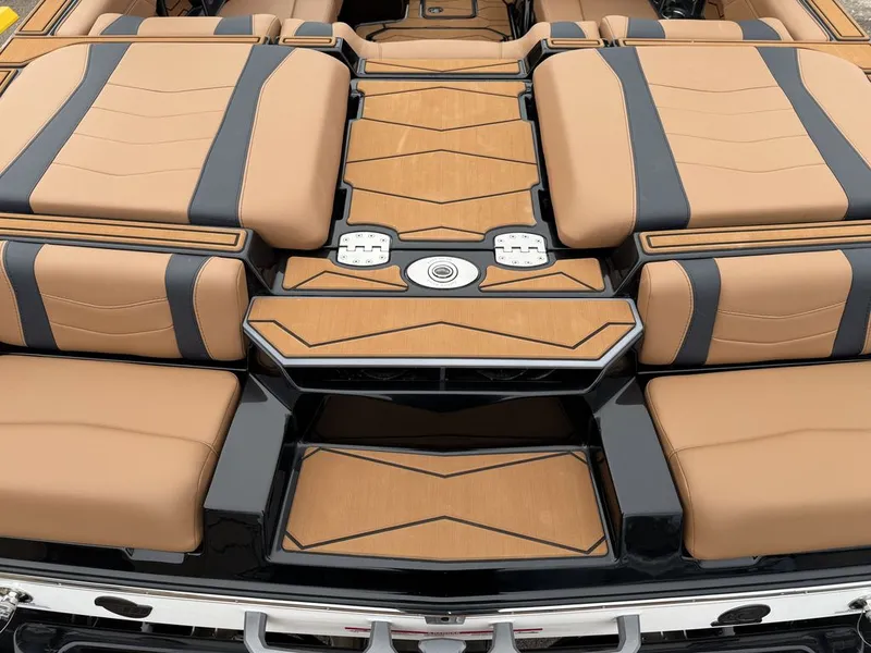 Slide: The Image of Malibu 22 MXZ 2026 - 6