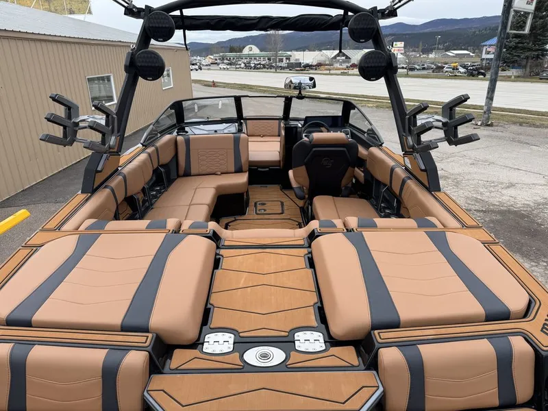 Slide: The Image of Malibu 22 MXZ 2026 - 13