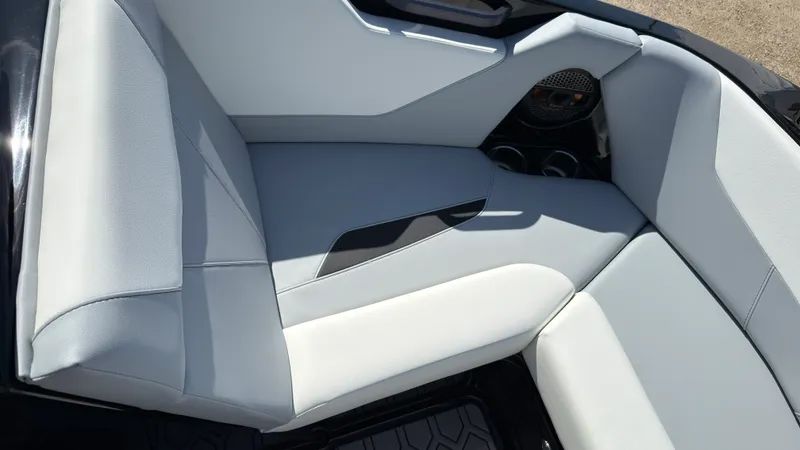 Slide: The Image of Mastercraft NXT20 2025 - 30
