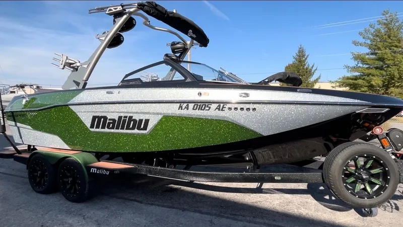 Slide: The Image of Malibu 23 LSV 2022 - 8