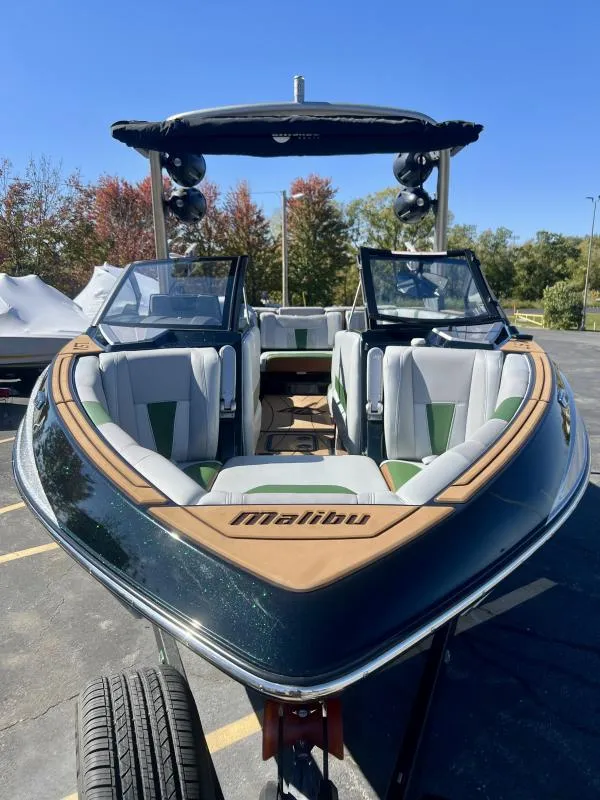 Slide: The Image of Malibu 23 LSV 2022 - 6