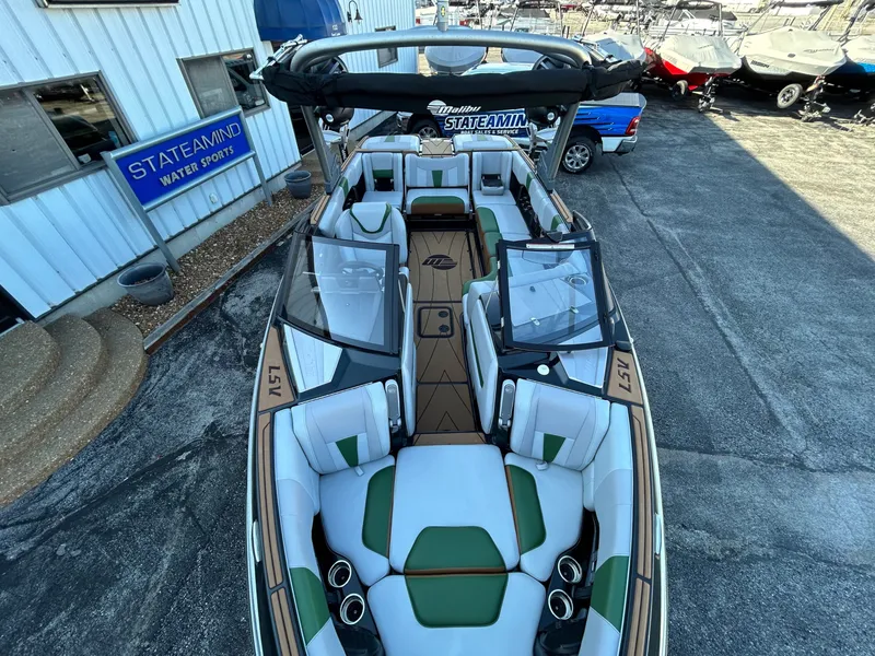 Slide: The Image of Malibu 23 LSV 2022 - 16