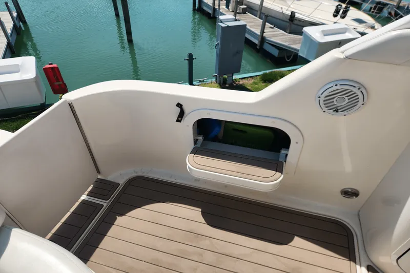 Slide: The Image of Sea Ray 330 SUNDANCER 1998 - 14