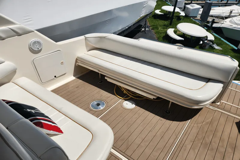 Slide: The Image of Sea Ray 330 SUNDANCER 1998 - 16