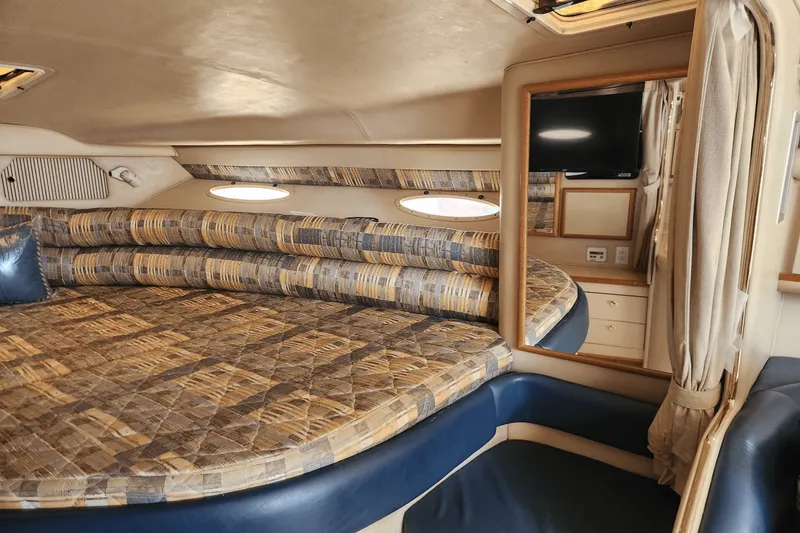 Slide: The Image of Sea Ray 330 SUNDANCER 1998 - 26