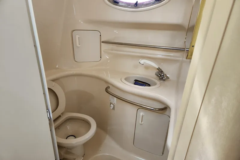 Slide: The Image of Sea Ray 330 SUNDANCER 1998 - 29