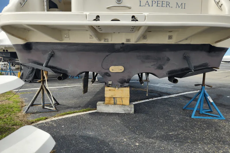 Slide: The Image of Sea Ray 330 SUNDANCER 1998 - 30