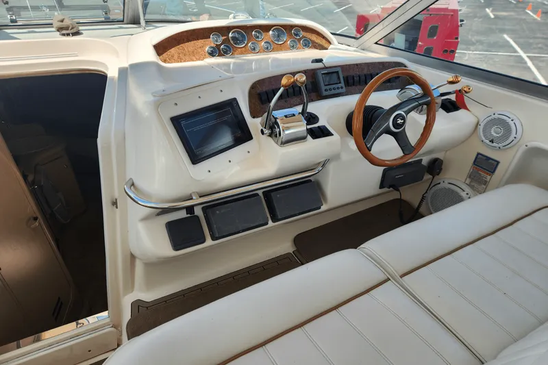 Slide: The Image of Sea Ray 330 SUNDANCER 1998 - 7