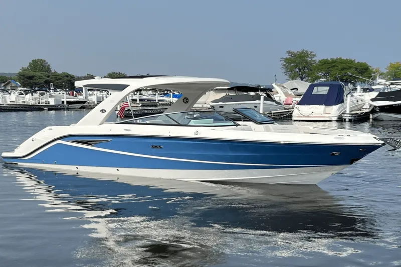 The Image of Sea Ray 310 SLX 2023 - 0