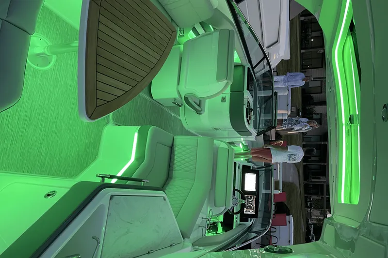 Slide: The Image of Sea Ray 310 SLX 2023 - 21