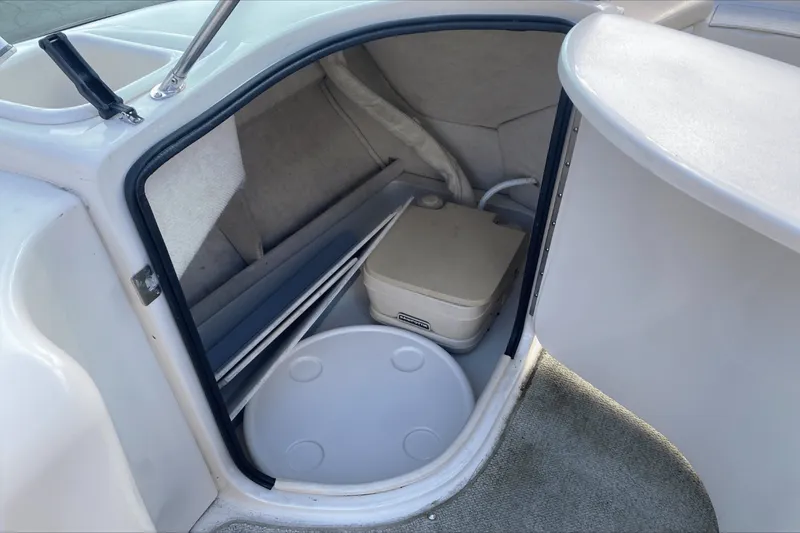Slide: The Image of Sea Ray 210 SUNDECK 2000 - 19