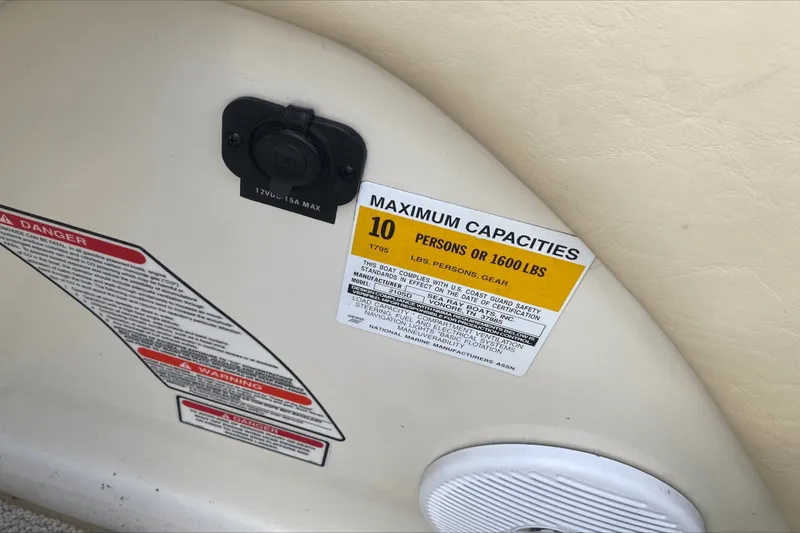 Slide: The Image of Sea Ray 210 SUNDECK 2000 - 13