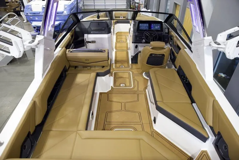 Slide: The Image of Cobalt Boats R8 SURF 2025 - 10