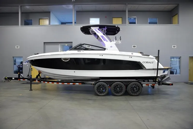 The Image of Cobalt Boats R8 SURF 2025 - 0
