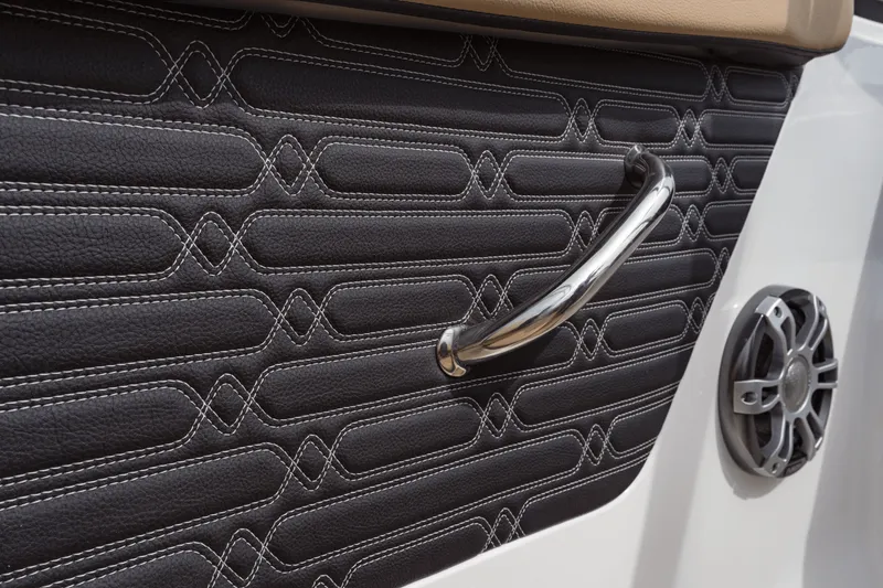 Slide: The Image of Sea Ray SPX 190 Outboard 2025 - 29